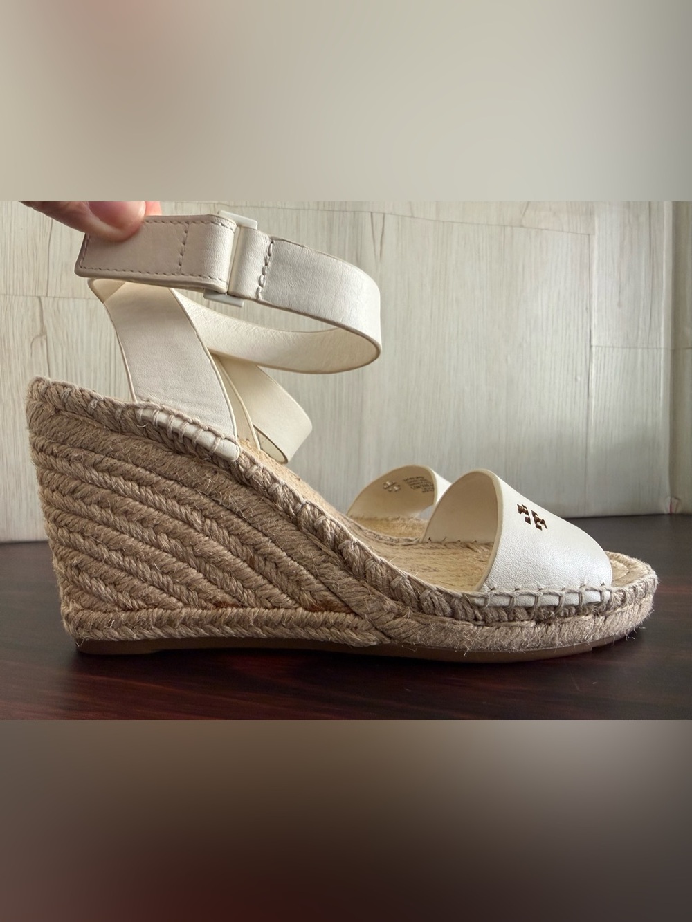 Tory Burch Ivory Bima Ankle Strap Wedge Espadrille Women’s 5.5 Very Good Cond. - Picture 6 of 10